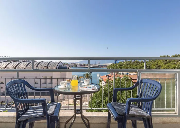 Two-bedroom In Ploce (Dubrovnik-Neretva)