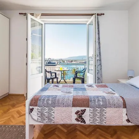 Gorgeous In With Wifi Ploce (Dubrovnik-Neretva)