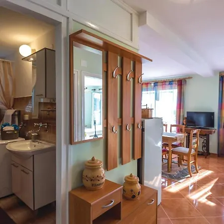 Apartman Gorgeous In With Wifi Ploce (Dubrovnik-Neretva)