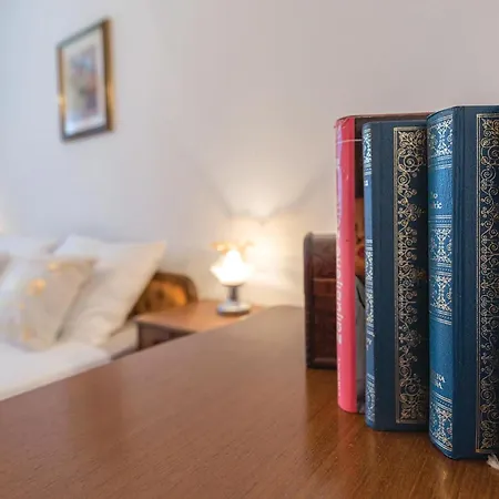 Two-bedroom In דירה