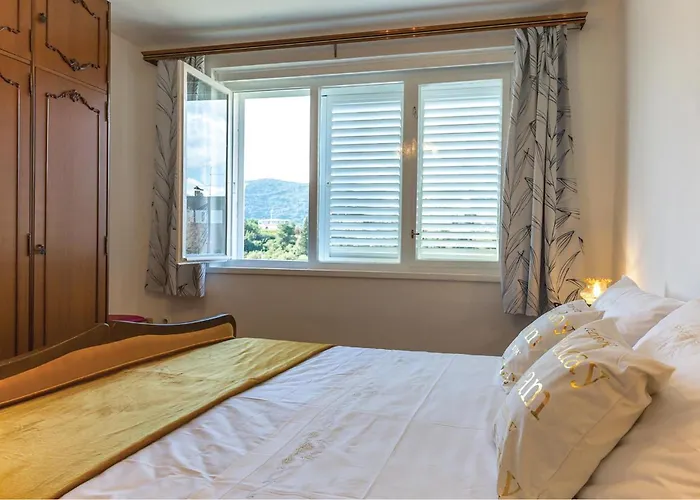Two-bedroom In * Ploce (Dubrovnik-Neretva)